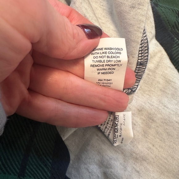 L.L. Bean Tartan Plaid Turtleneck Top Navy & Green | Size L Tall - Picture 7 of 7